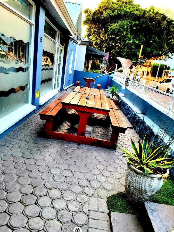 Shark Shack Backpackers Hostel Mossel Bay Exterior photo