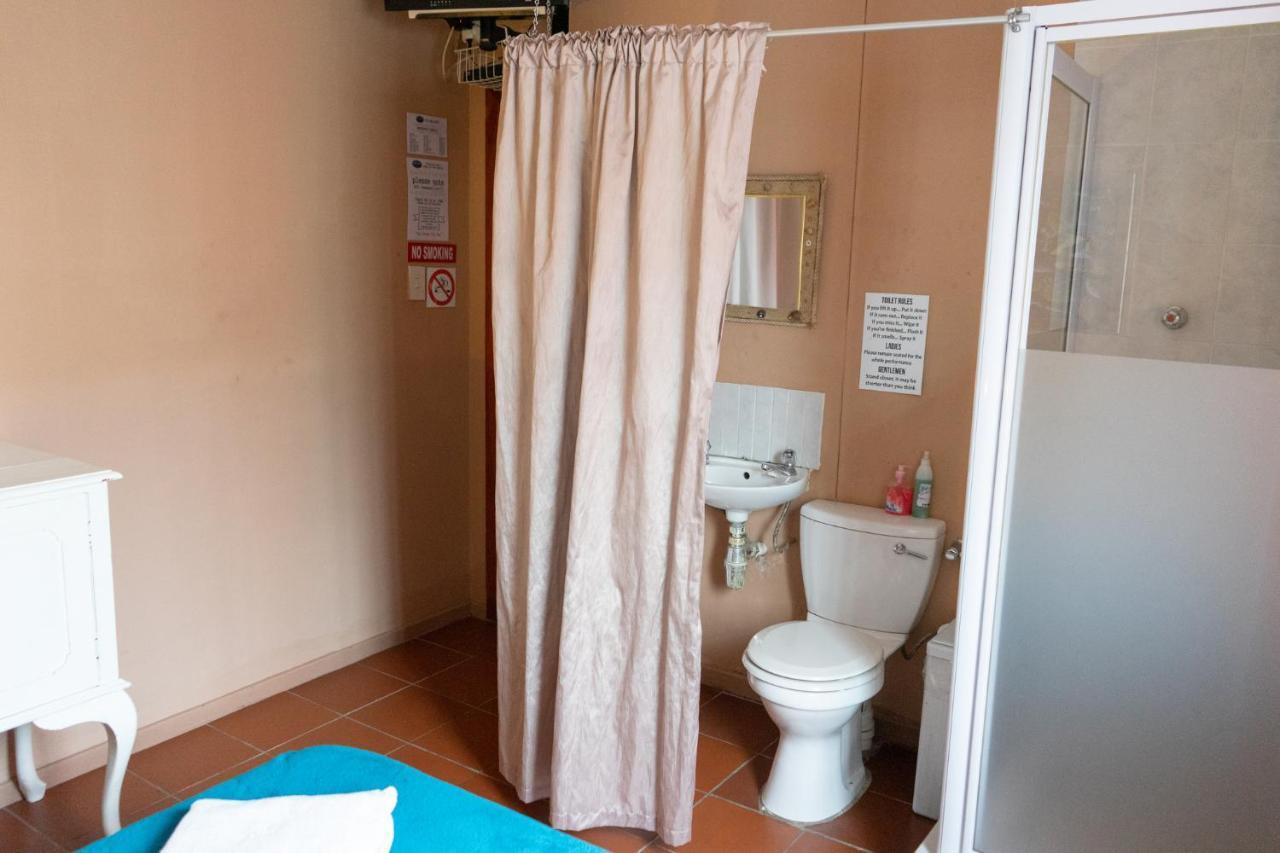 Shark Shack Backpackers Hostel Mossel Bay Exterior photo